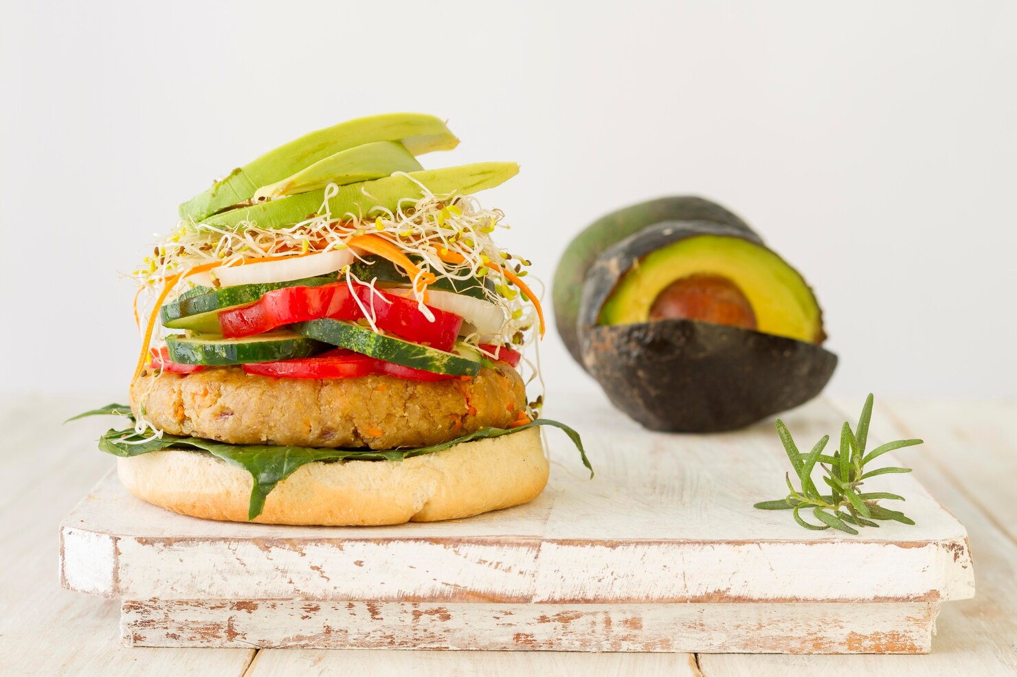 sabrosa hamburguesa aguacate 23 2148575432